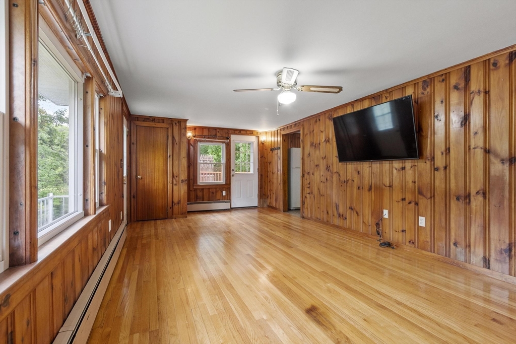 107 W Main St