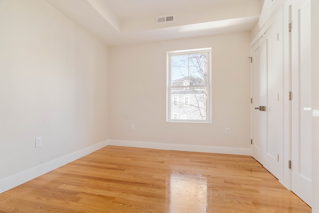 Boston, Massachusetts 02119, United States, 2 Bedrooms Bedrooms, ,2 BathroomsBathrooms,Residential,Pending,112995