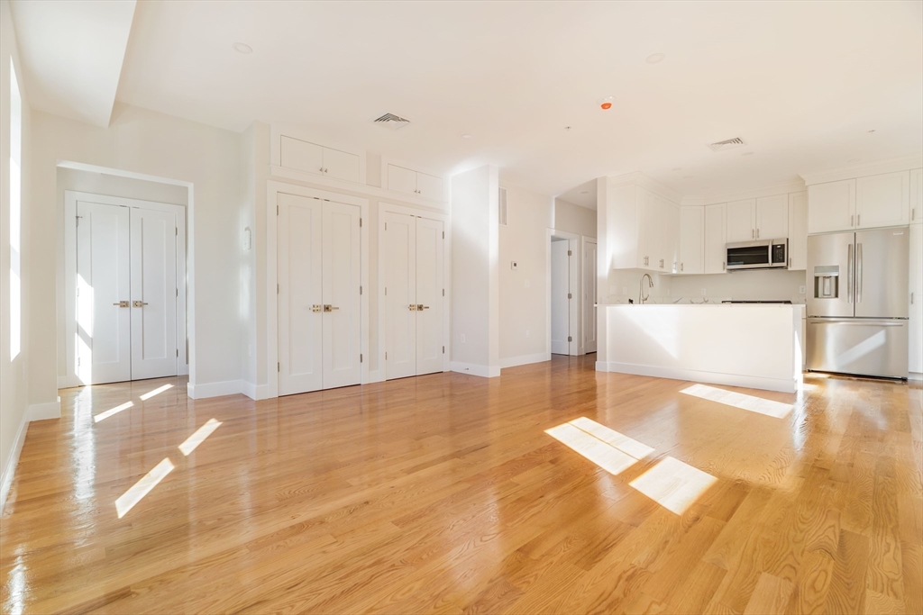 Boston, Massachusetts 02119, United States, 2 Bedrooms Bedrooms, ,2 BathroomsBathrooms,Residential,Pending,112995