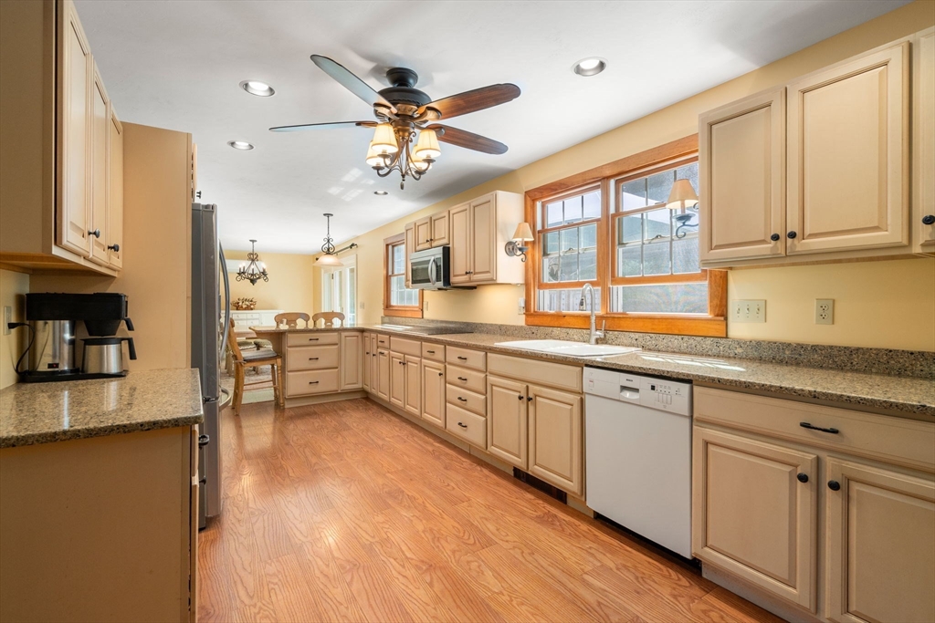 12 Hillside Dr