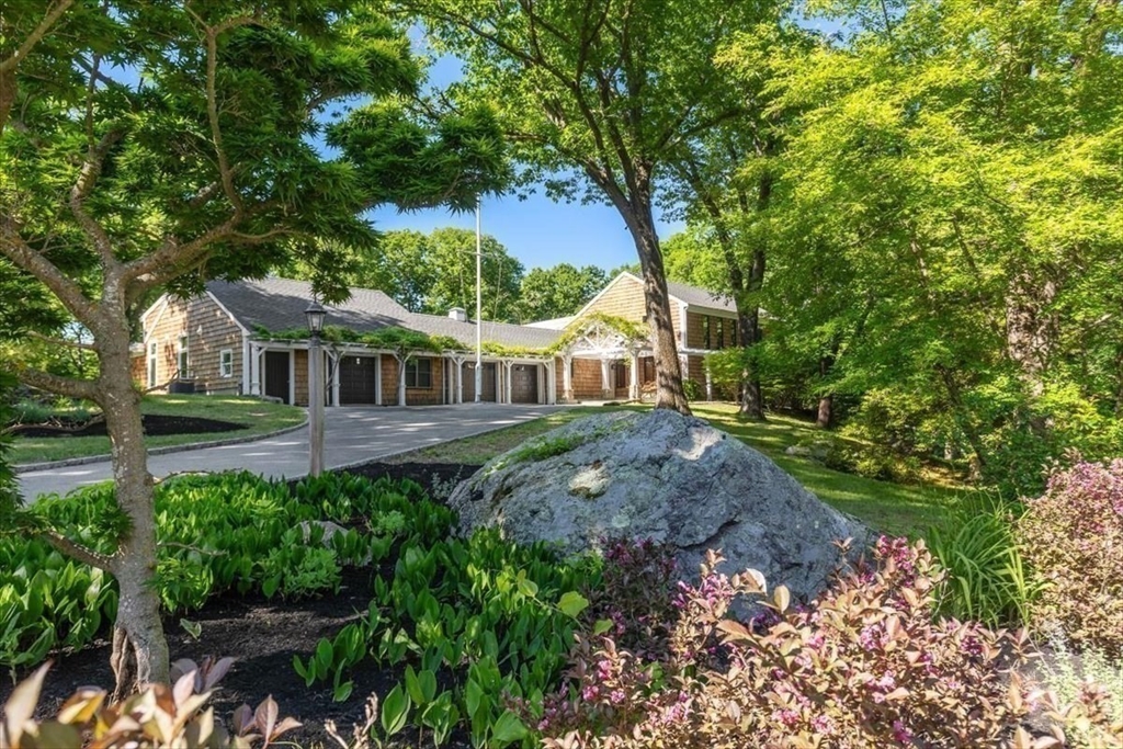 8 Evergreen Lane