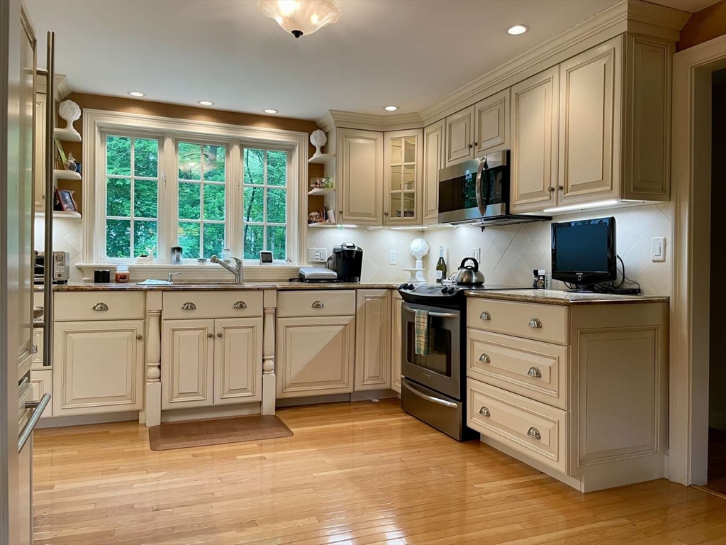 4 Hickory Lane