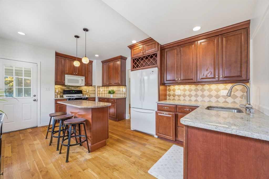 16 Linwood St