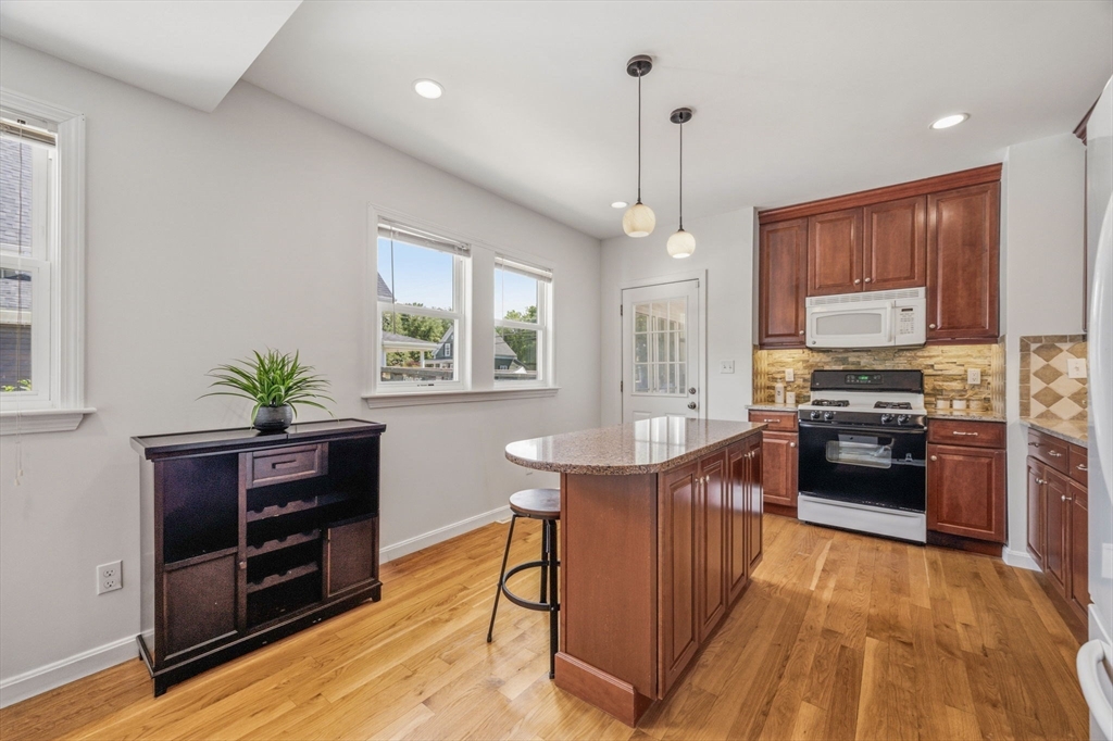 16 Linwood St