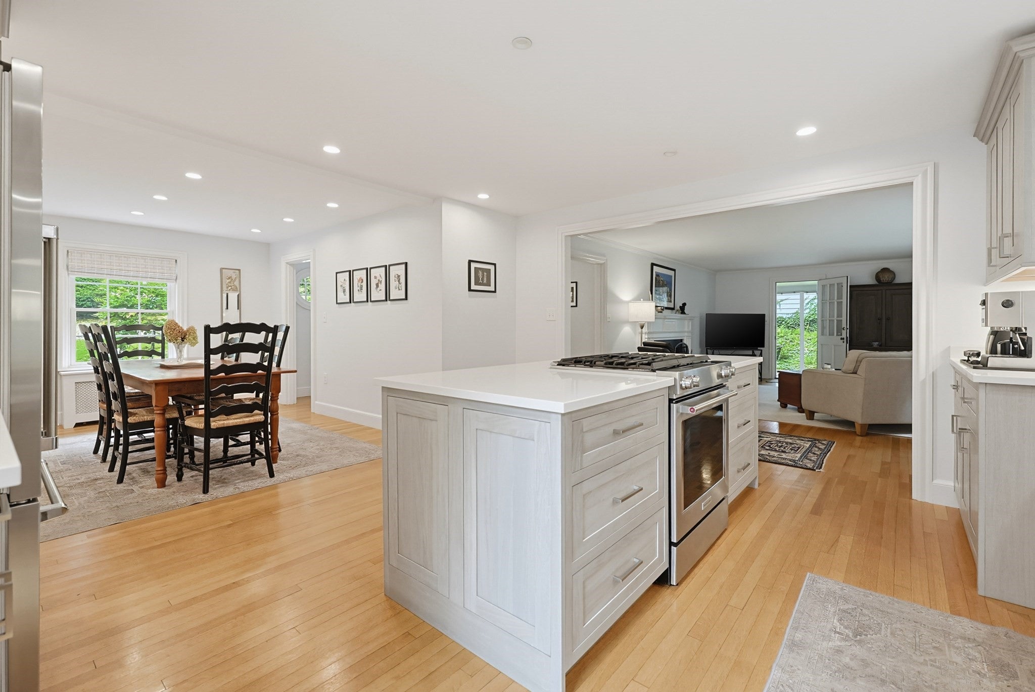 28 Drury Ln, Worcester, MA, 28 Drury Ln, Worcester, MA Photo #8
