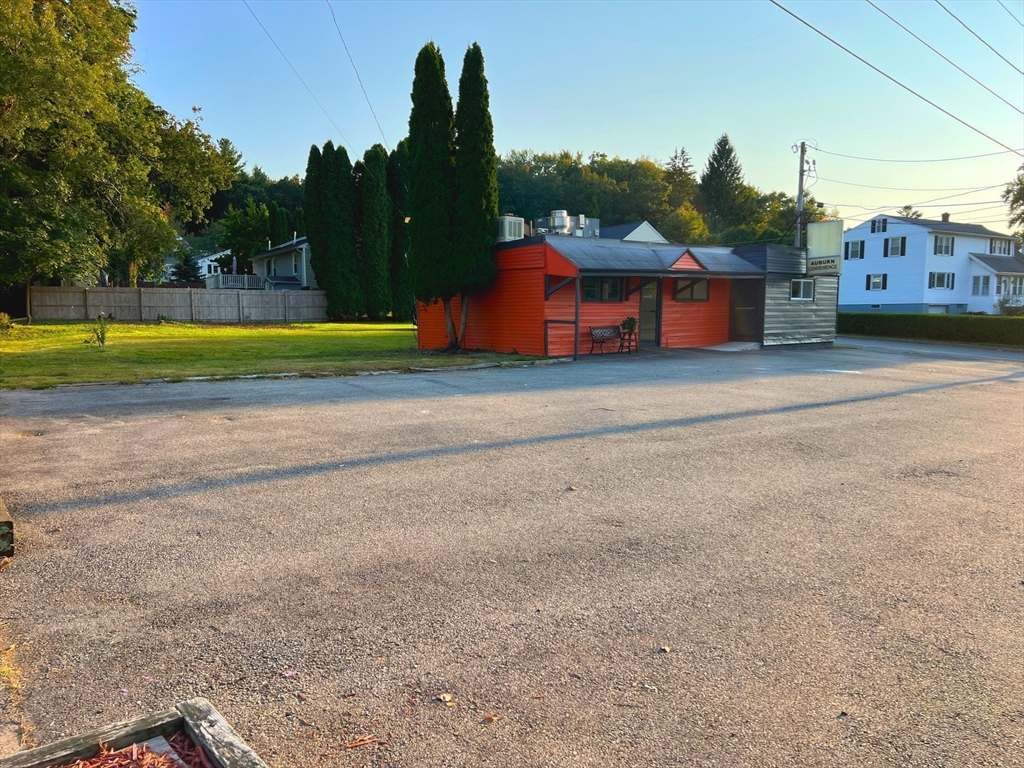 33 Zabelle Ave