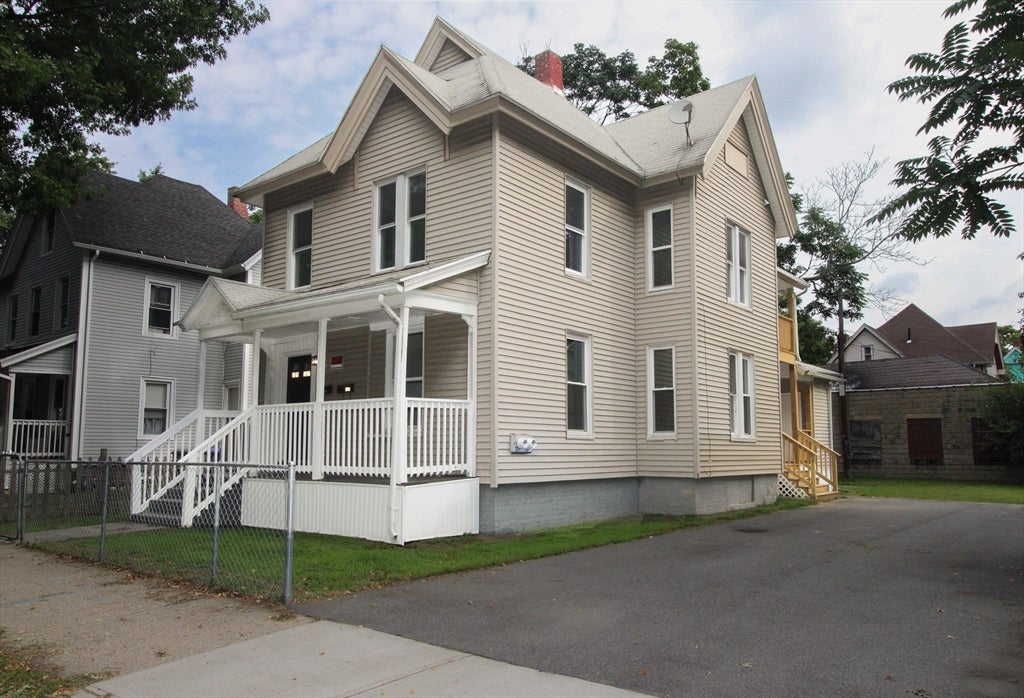 129 Catharine St, Springfield, MA Photo #2