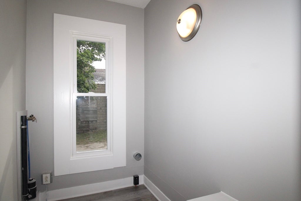 129 Catharine St, Springfield, MA Photo #7