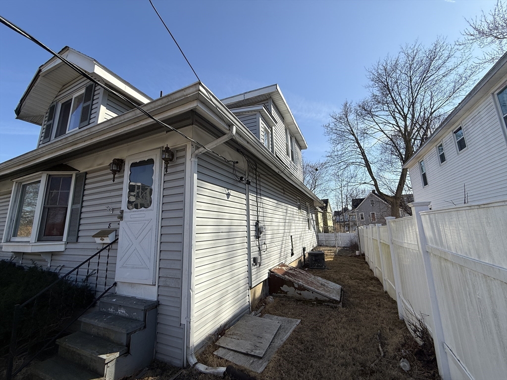 8 Quirk Ave
