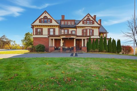 270 Maple St Springfield MA 01105