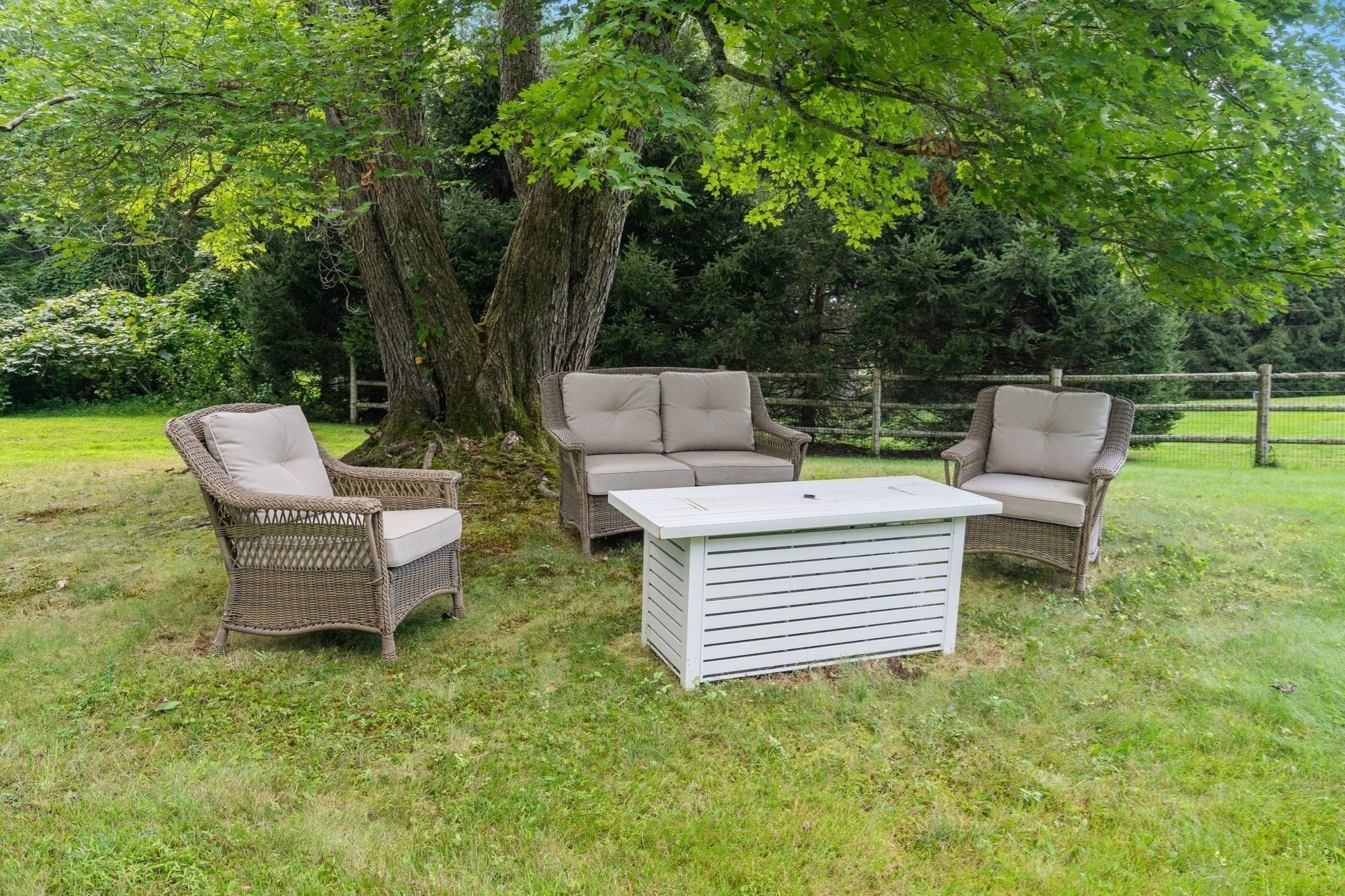 10 Circle Dr, Dover, MA Photo #35