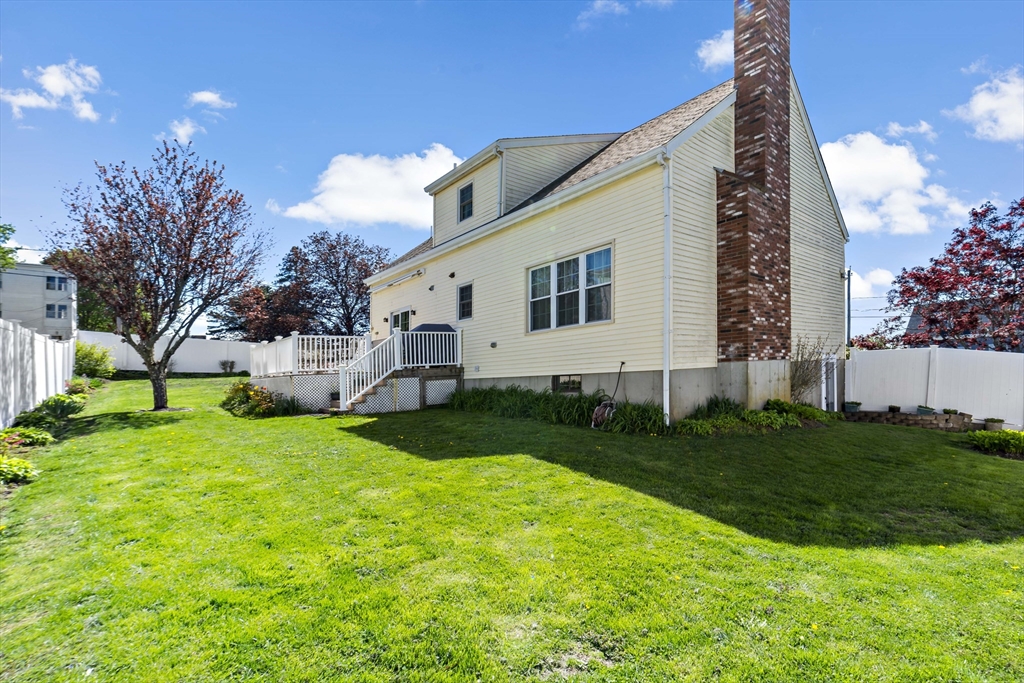 34 Howland St