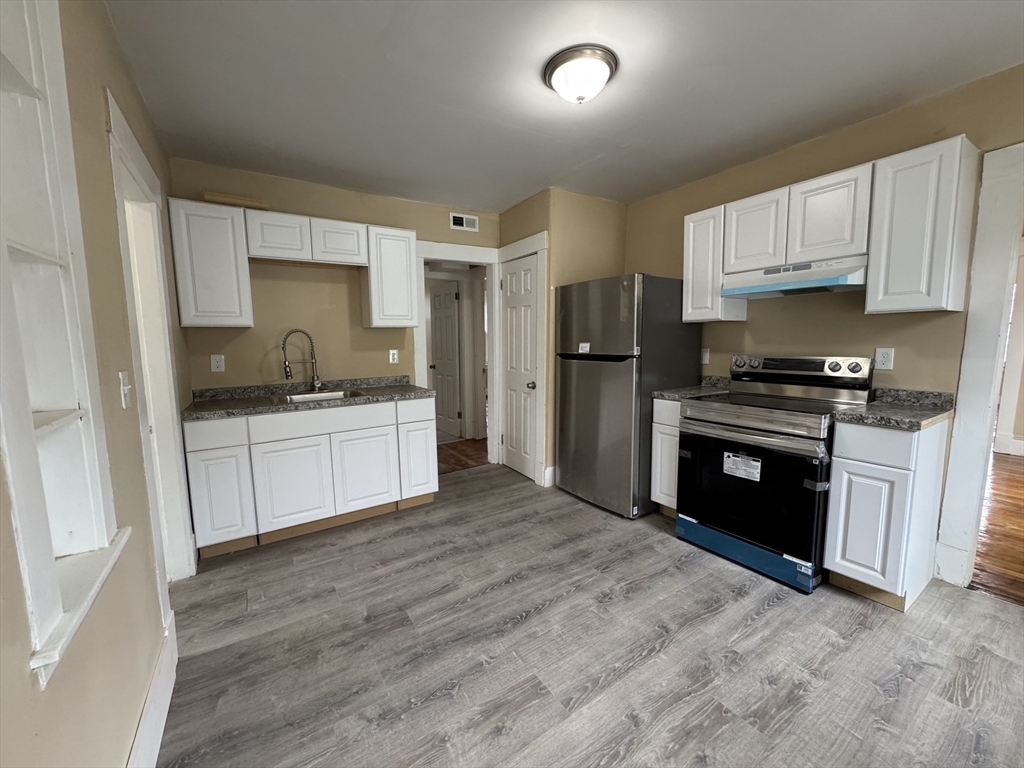 118-120 Westford Cir