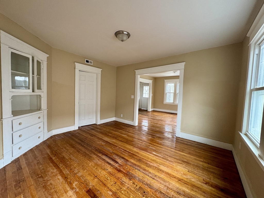 118-120 Westford Cir