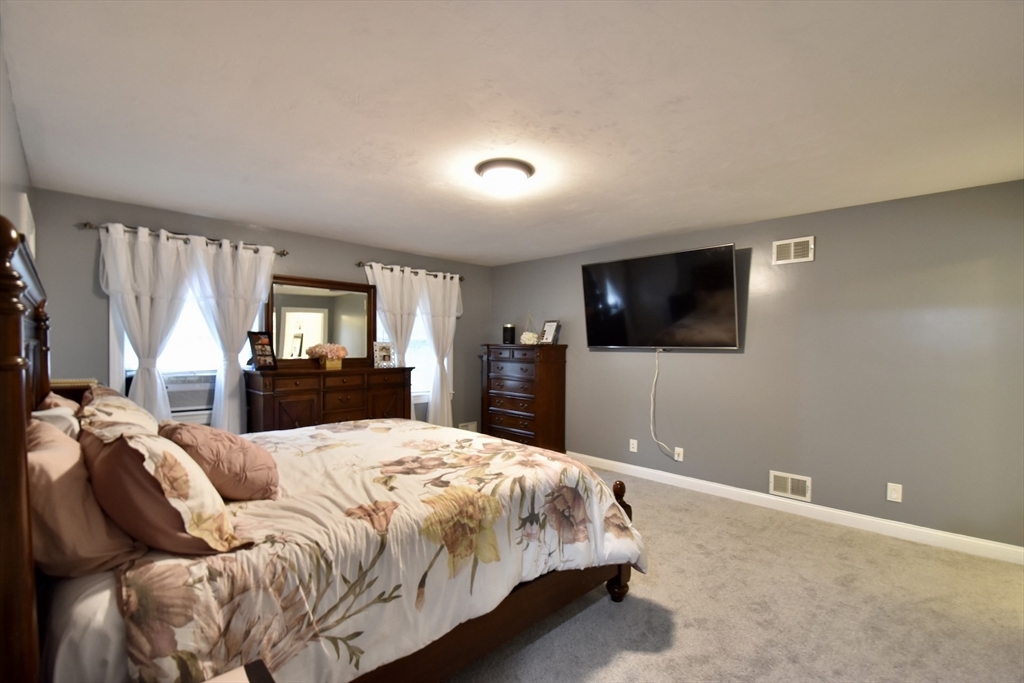 5 White Birch Dr, West Brookfield, MA, 5 White Birch Dr, West Brookfield, MA Photo #17