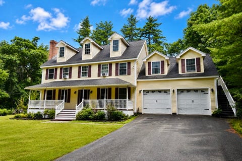 Photo of 5 White Birch Dr, West Brookfield, MA 01585 (MLS # 73553430)