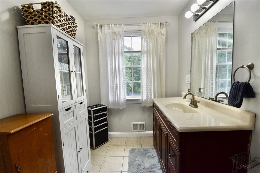 5 White Birch Dr, West Brookfield, MA, 5 White Birch Dr, West Brookfield, MA Photo #30