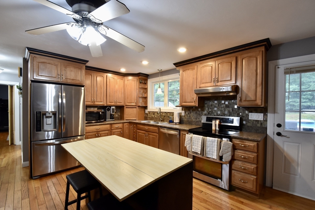 5 White Birch Dr, West Brookfield, MA, 5 White Birch Dr, West Brookfield, MA Photo #2