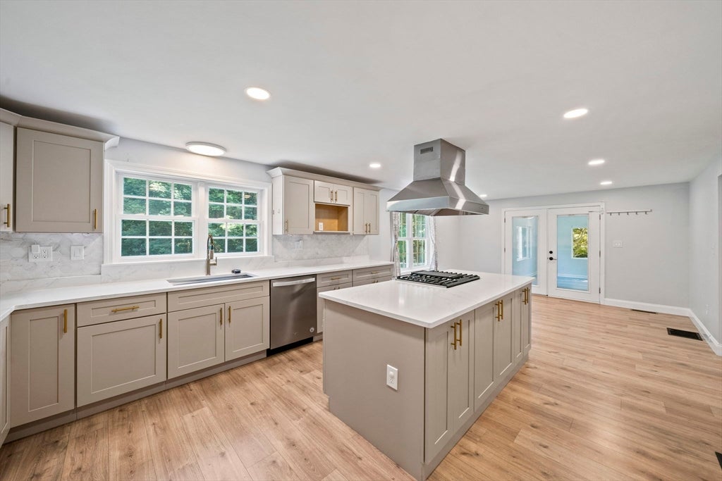 379 West Washington Street, Hanson, MA, 379 West Washington Street, Hanson, MA Photo #5