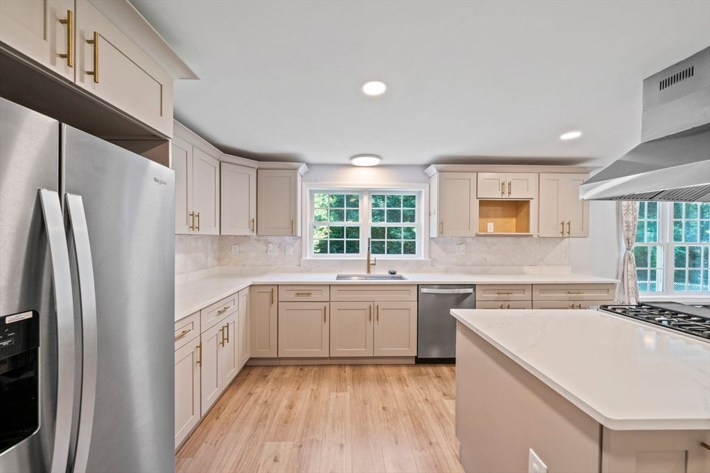 379 West Washington Street, Hanson, MA, 379 West Washington Street, Hanson, MA Photo #4