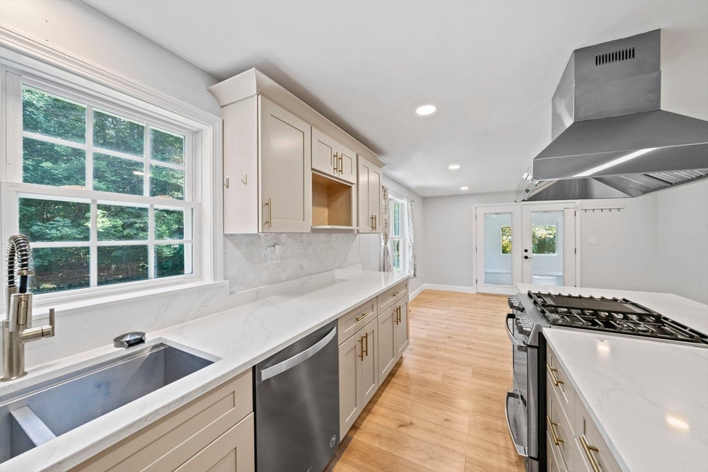 379 West Washington Street, Hanson, MA, 379 West Washington Street, Hanson, MA Photo #7