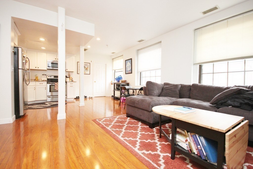 21 Linden St 318