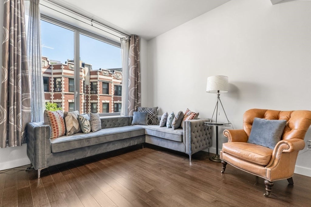 43 Westland Ave #309 Floor 3