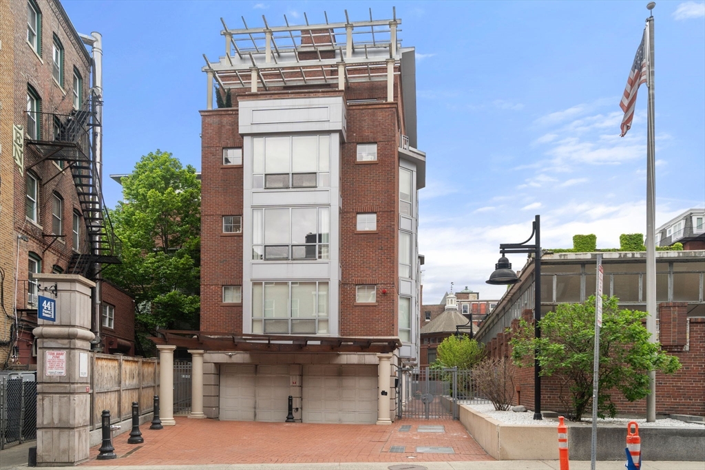 44 Prince Street 402