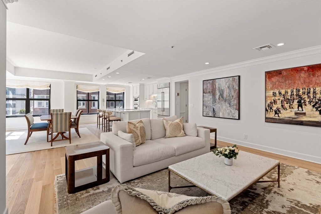 300 Boylston St 907