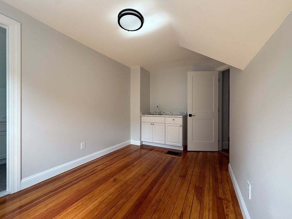 16 Willow Ave #3, Somerville, MA Photo #6