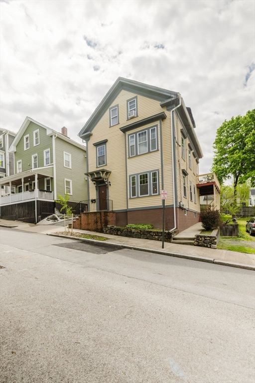 65 Everegreen Street 2