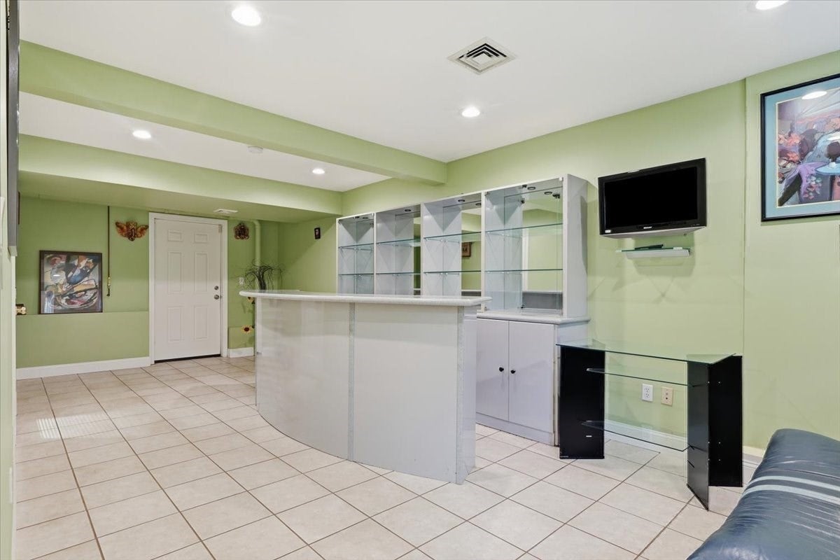 25 Hamlet Street #25, Newton, MA, 25 Hamlet Street #25, Newton, MA Photo #17