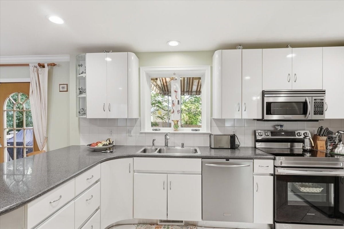 25 Hamlet Street #25, Newton, MA, 25 Hamlet Street #25, Newton, MA Photo #6