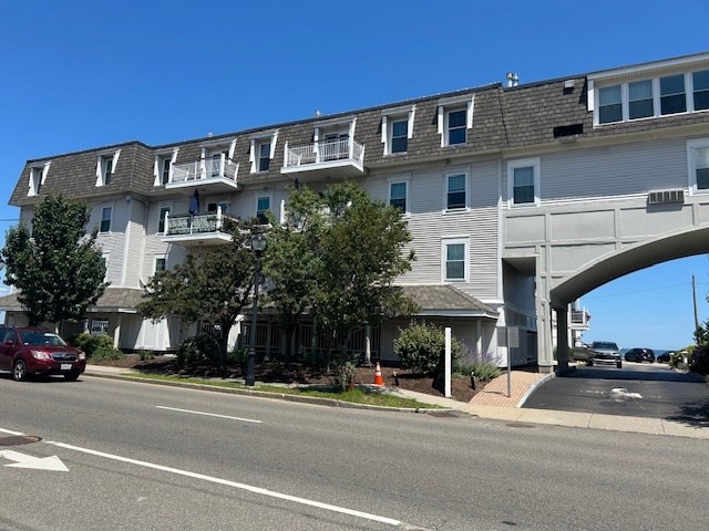 45 Hull Shore Dr 303