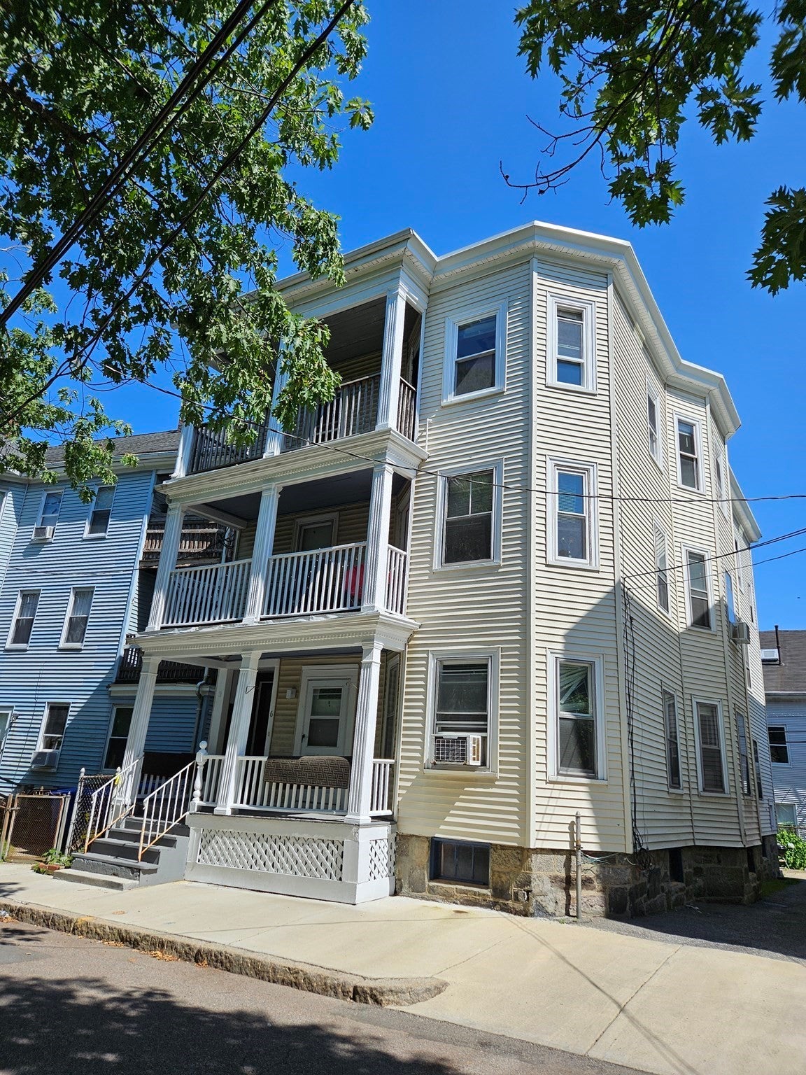 Click for 6 Edwin Street #1, Brookline, MA slideshow