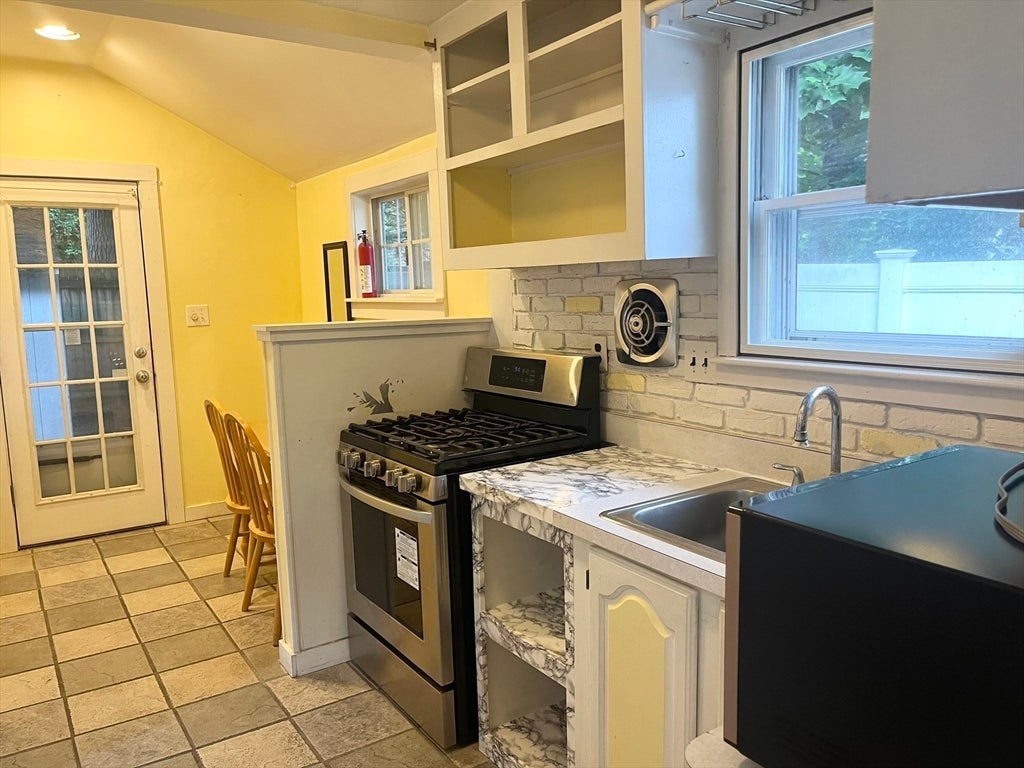 16 West St, Hanson, MA, 16 West St, Hanson, MA Photo #7
