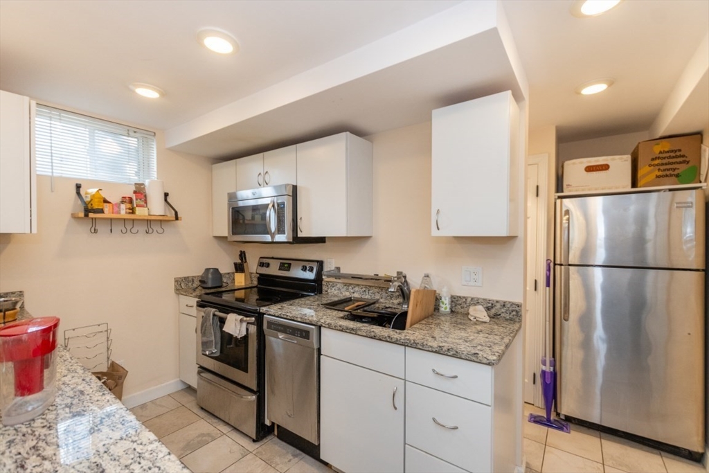 373-375 Broadway 2B