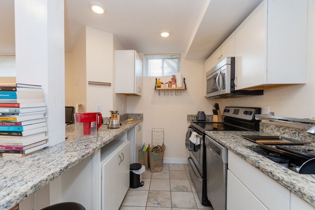 373-375 Broadway 2B