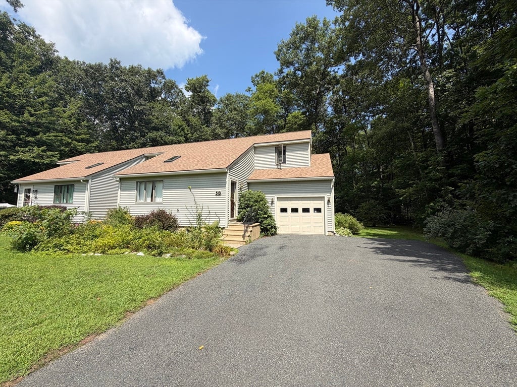 5 Meadow Oak Ln B
