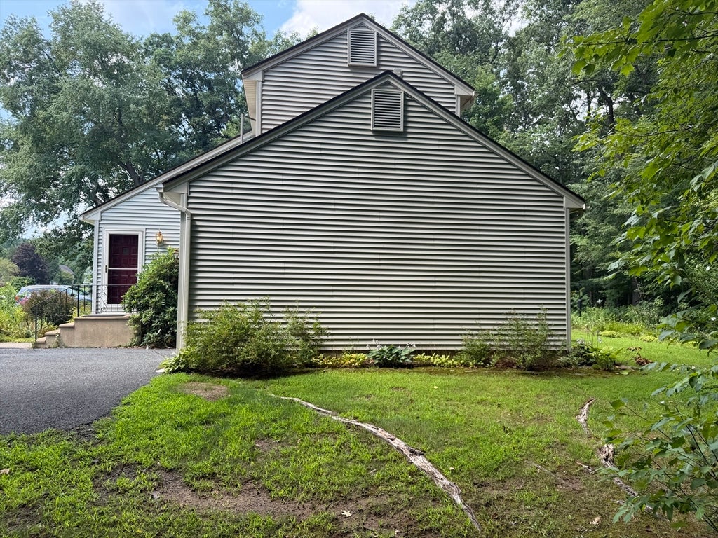 5 Meadow Oak Ln B