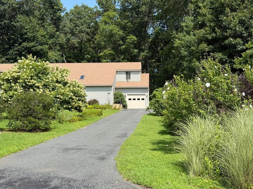 5 Meadow Oak Ln B