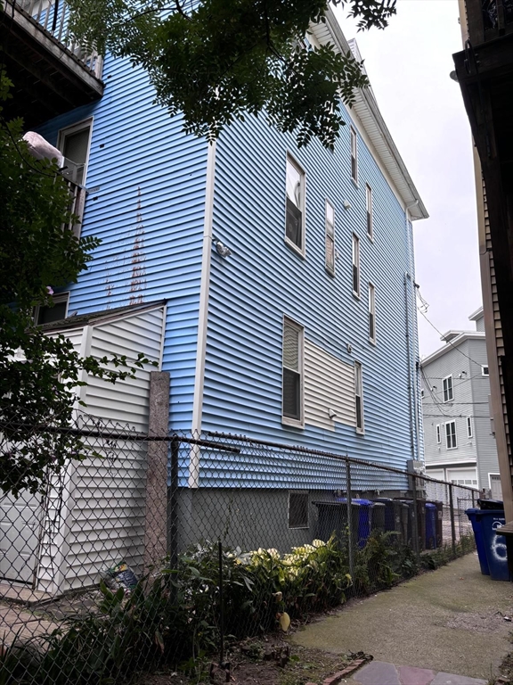 8 Porter St