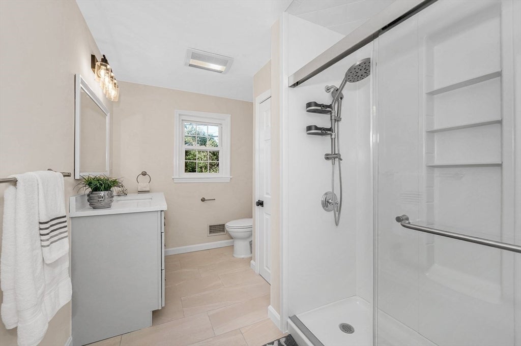 19 Butler Ave, Wakefield, MA, 19 Butler Ave, Wakefield, MA Photo #9