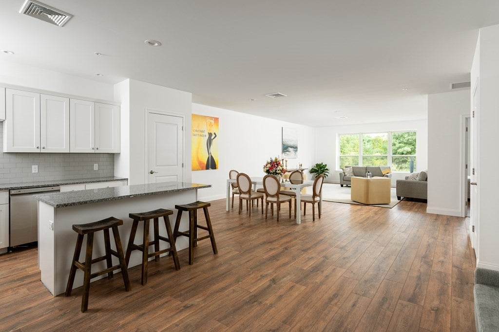 Photo of 390 Chief Justice Cushing Hwy, Cohasset, MA