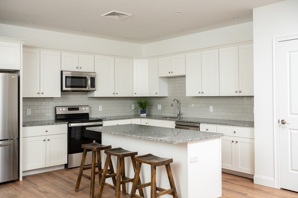 390 Chief Justice Cushing Hwy #209, Cohasset, MA, 390 Chief Justice Cushing Hwy #209, Cohasset, MA Photo #3