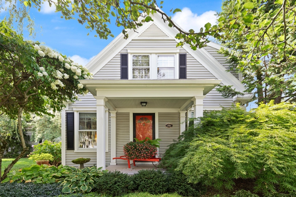 277 School St