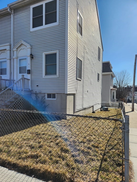 80 Blue Hill Ave 5
