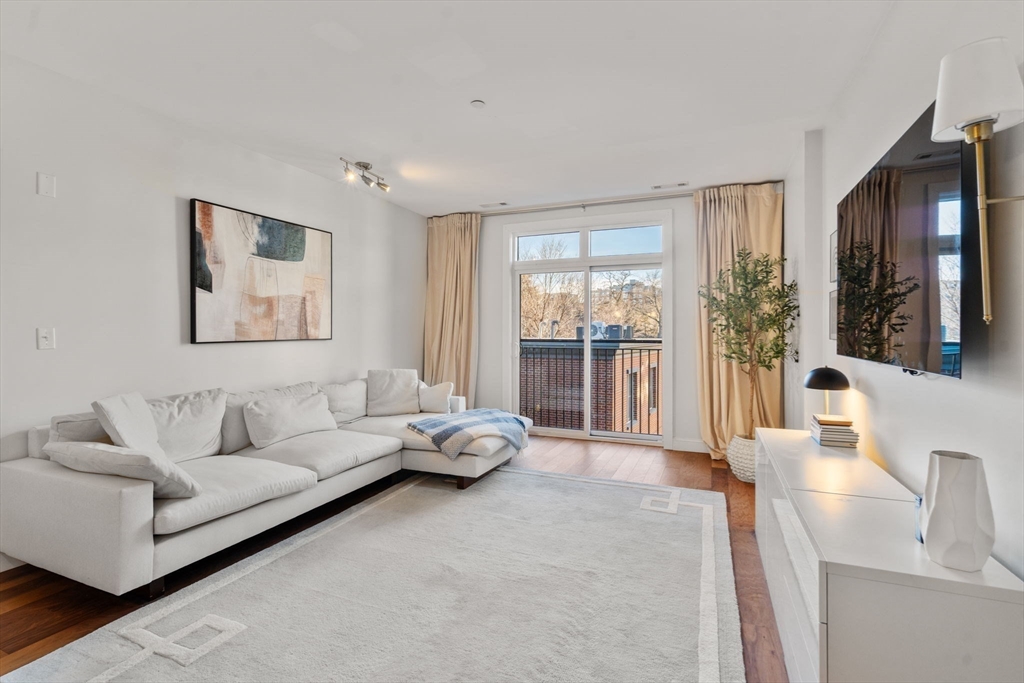 1501 Commonwealth 409