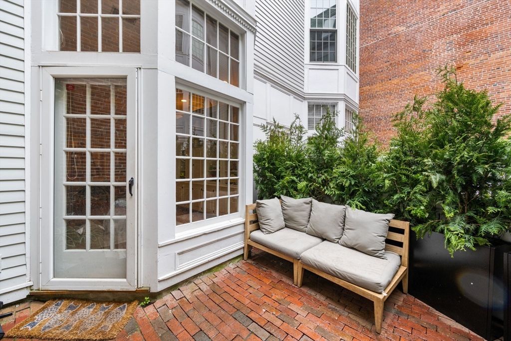 40 Joy St #9, Boston, MA Photo #5