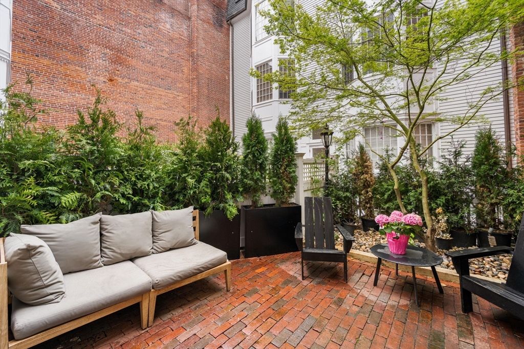 40 Joy St #9, Boston, MA Photo #3